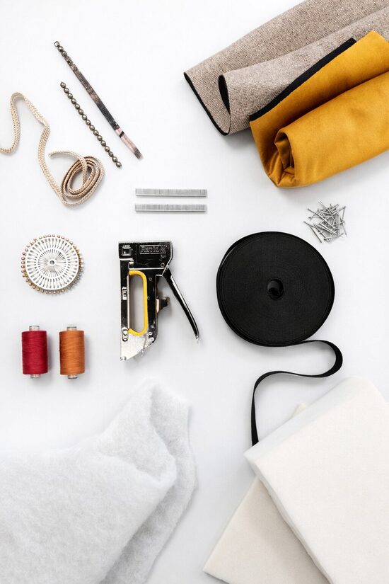 MATERIĀLI UN INSTRUMENTI PAMATAM